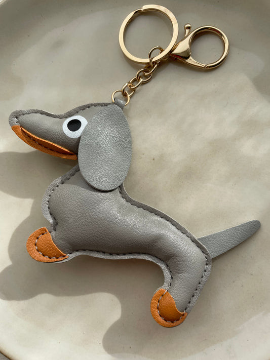 Teckel bag charm grey