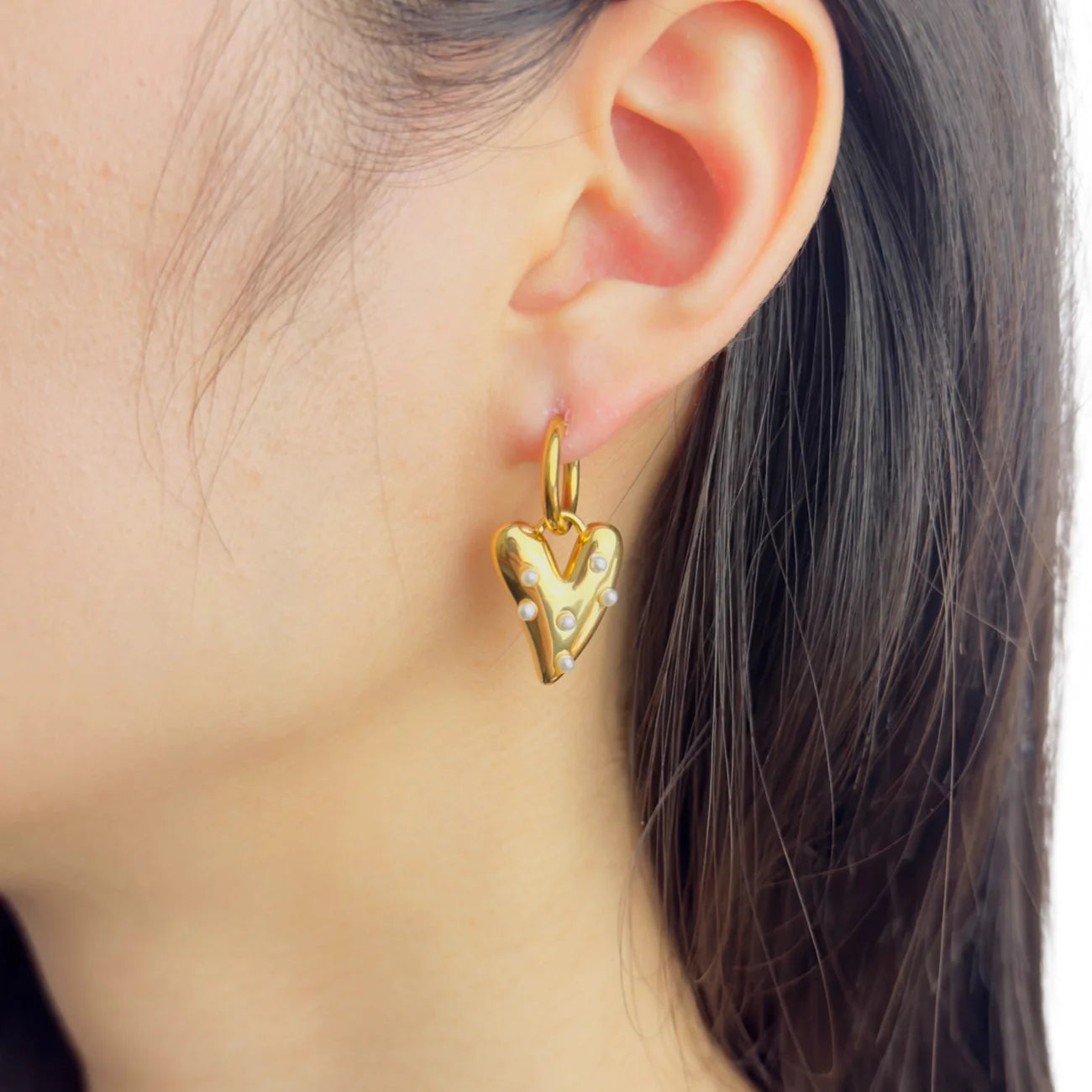 Pearl heart earrings gold
