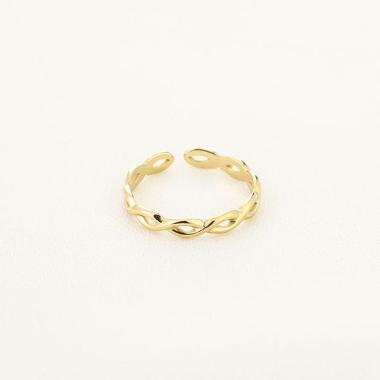 Twisted ring gold