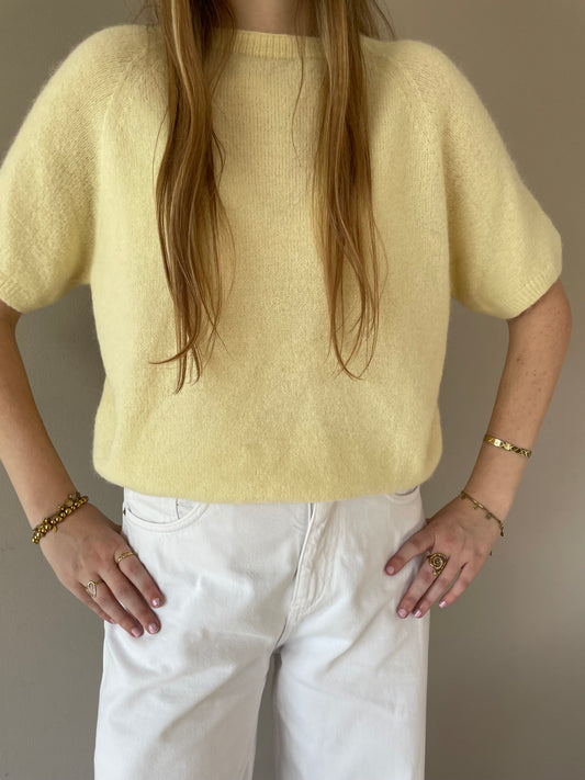 Short sleeve butter yellow