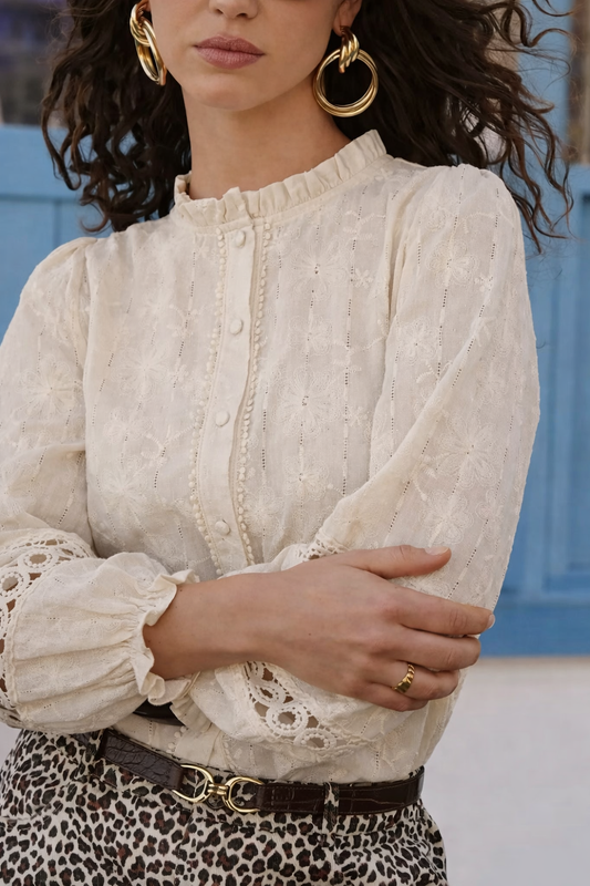 Broderie blouse beige