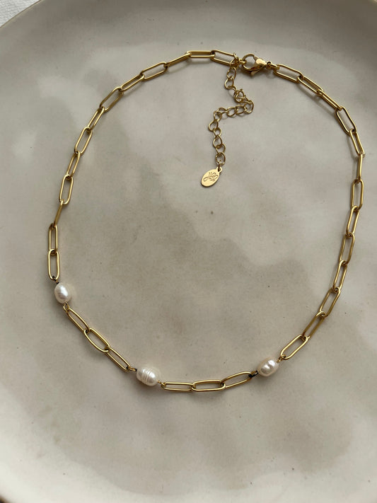 Pearl chain necklace gold