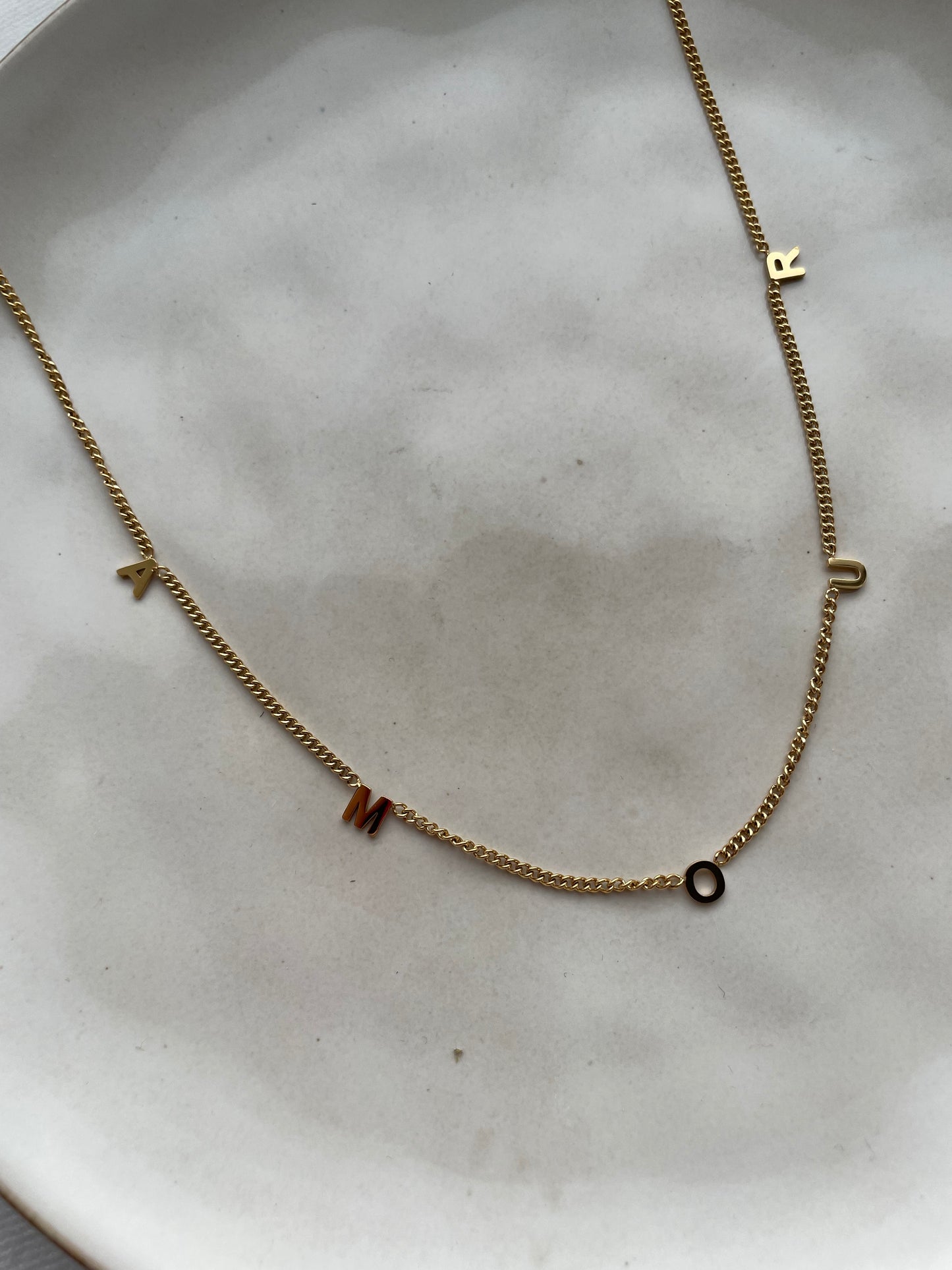 Amour necklace gold