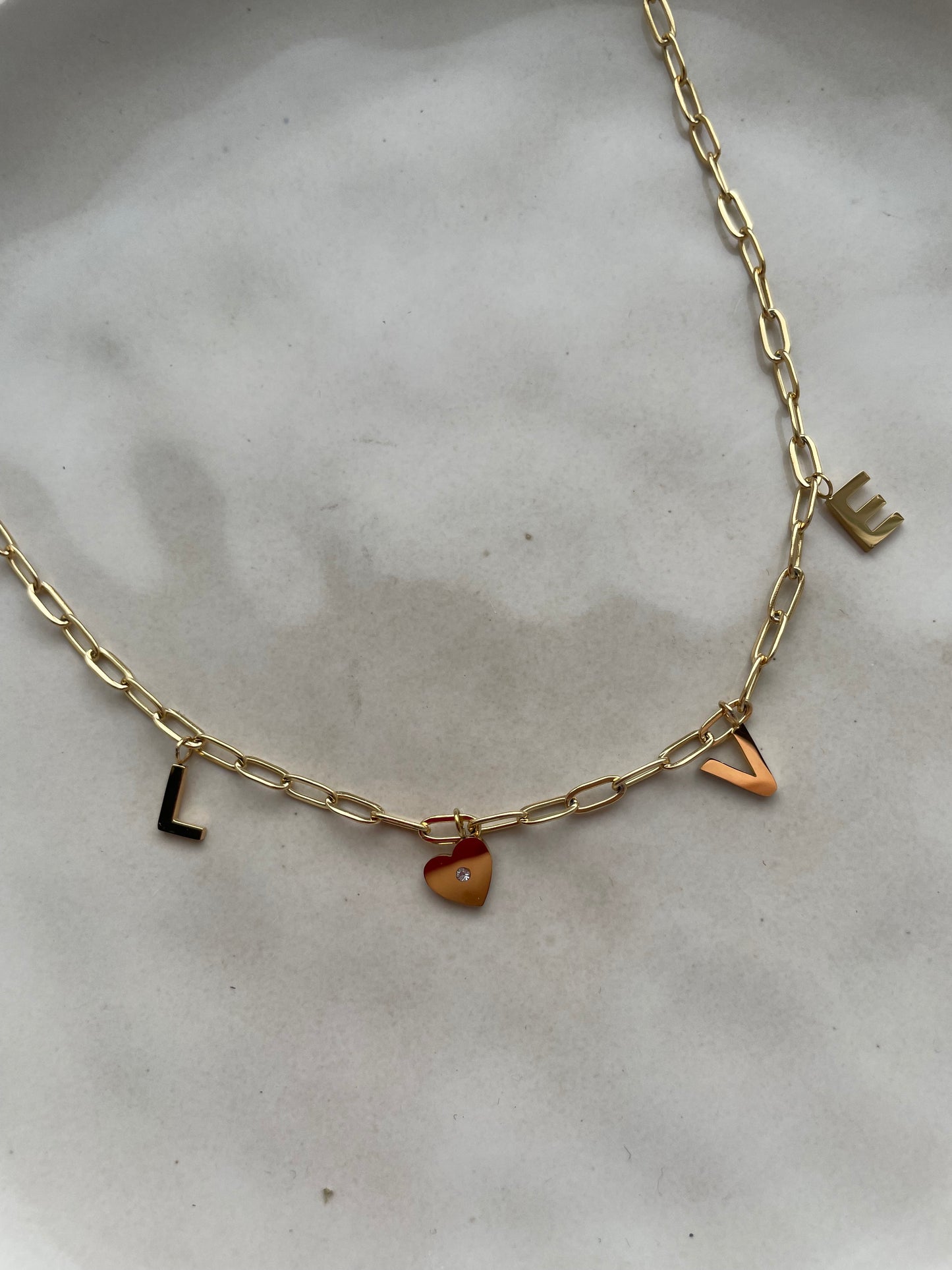 Love chain necklace gold