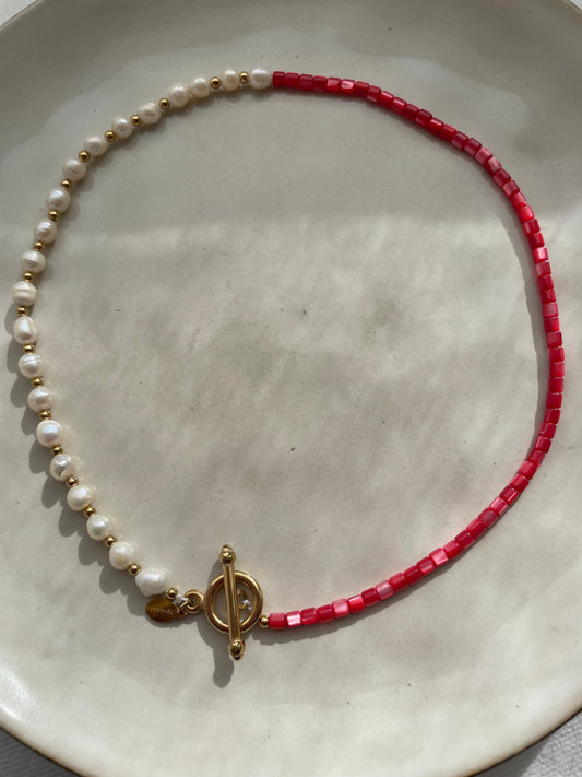 Pearl red necklace gold