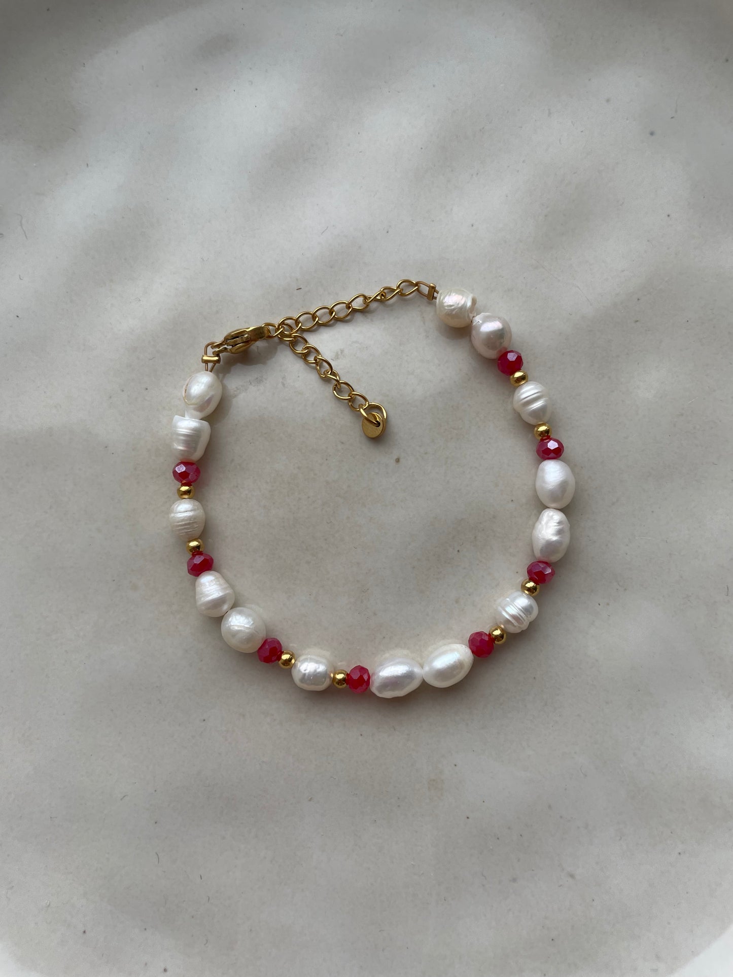 Pearl bracelet red gold