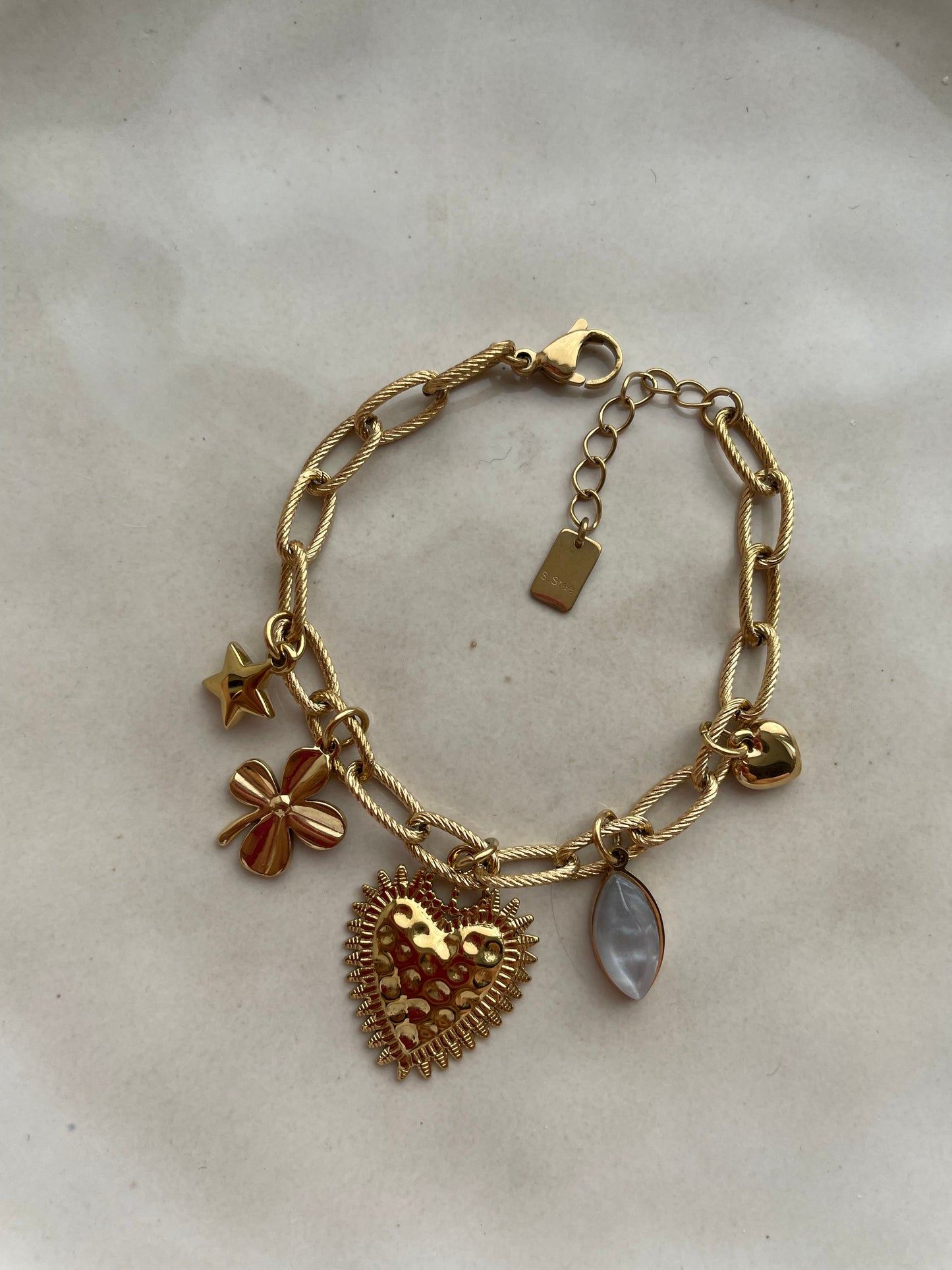 Chain charm bracelet gold