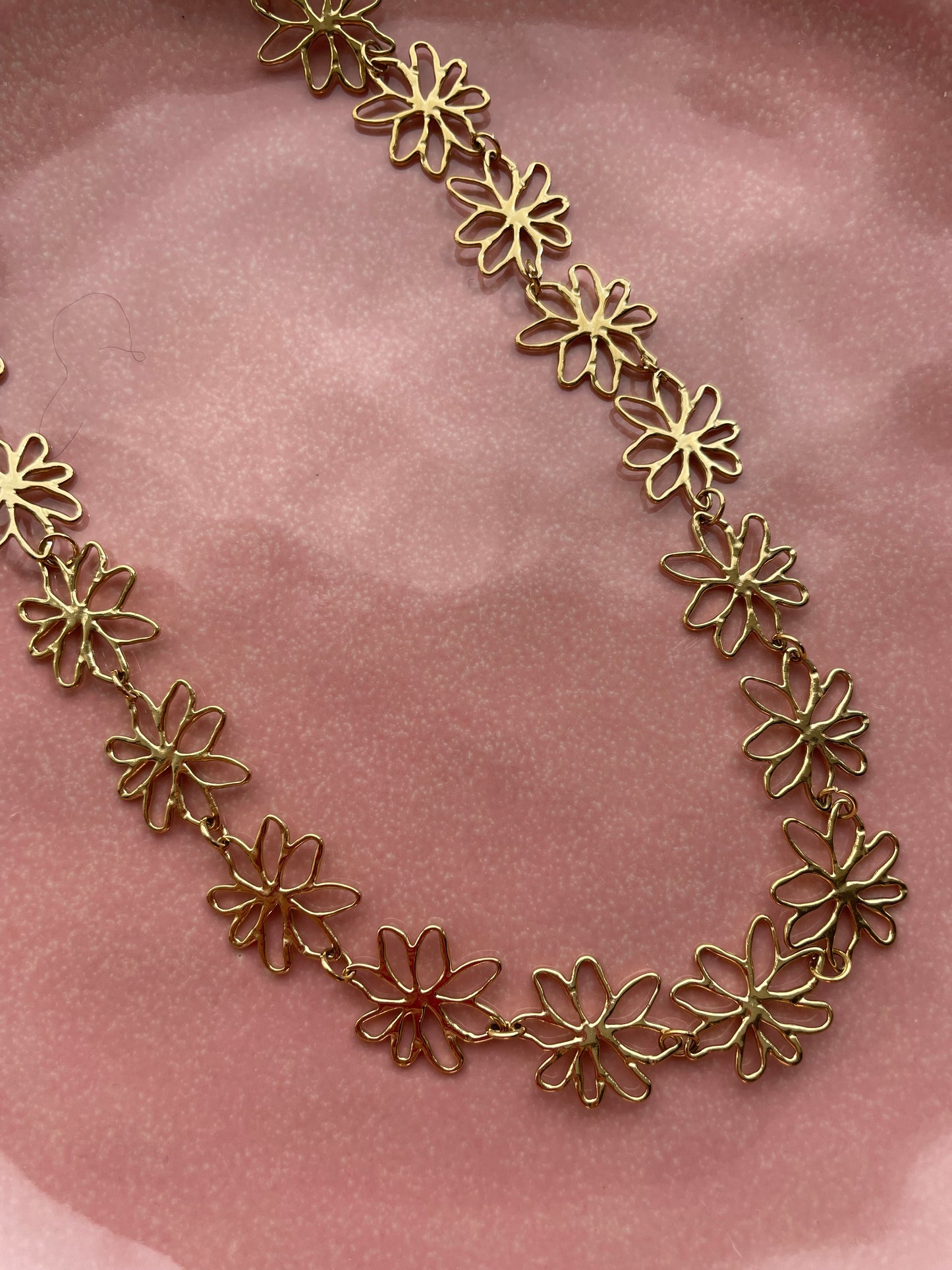 Long flower power necklace gold
